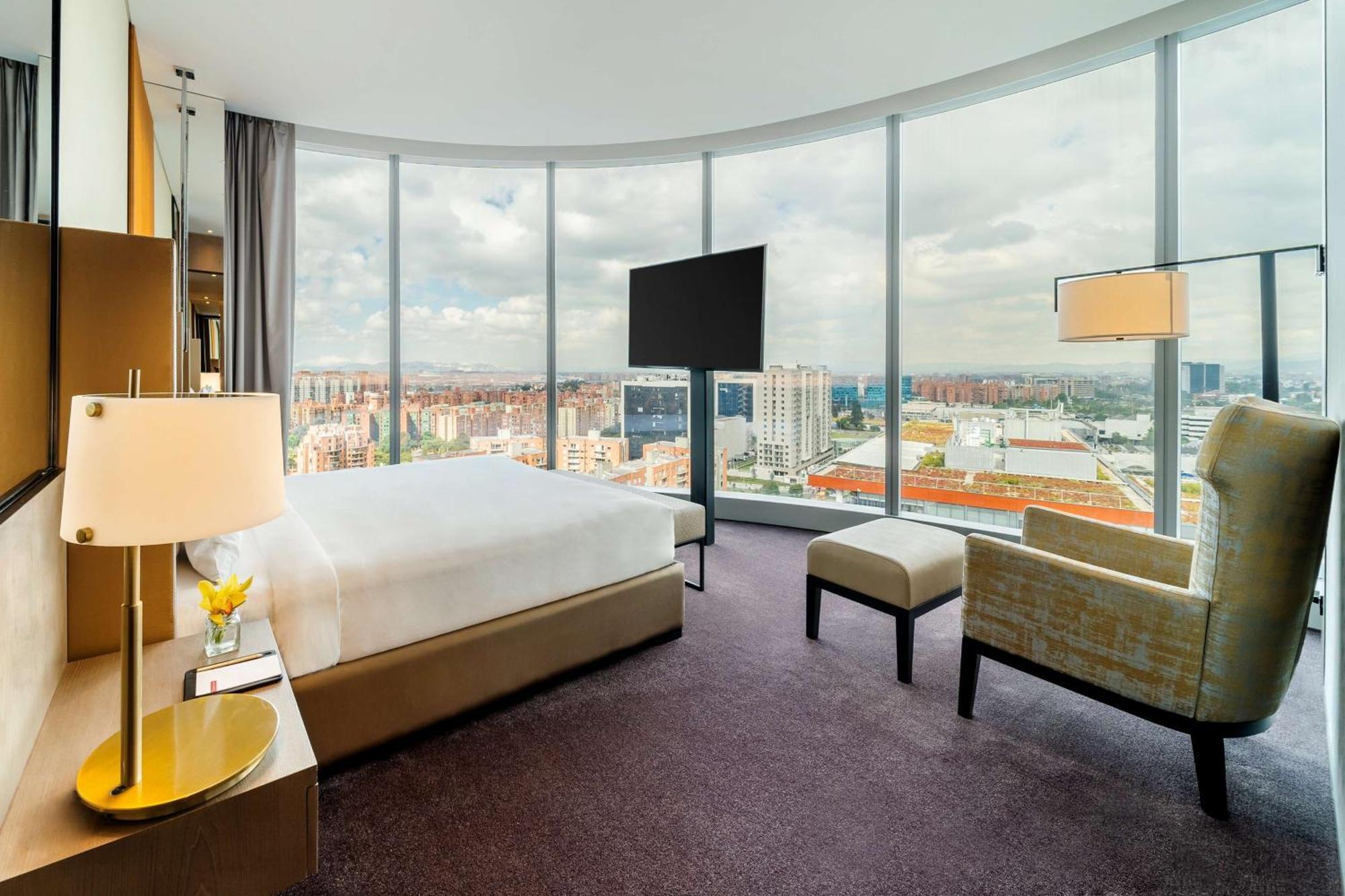 Corner King Suite