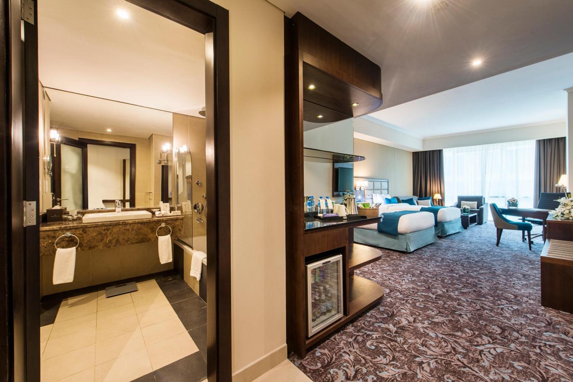 Deluxe Family Room