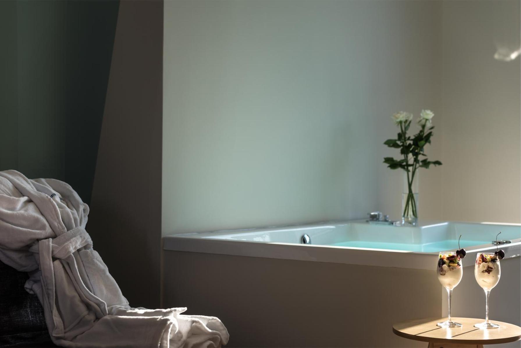 Prestige Suite Hot Tub