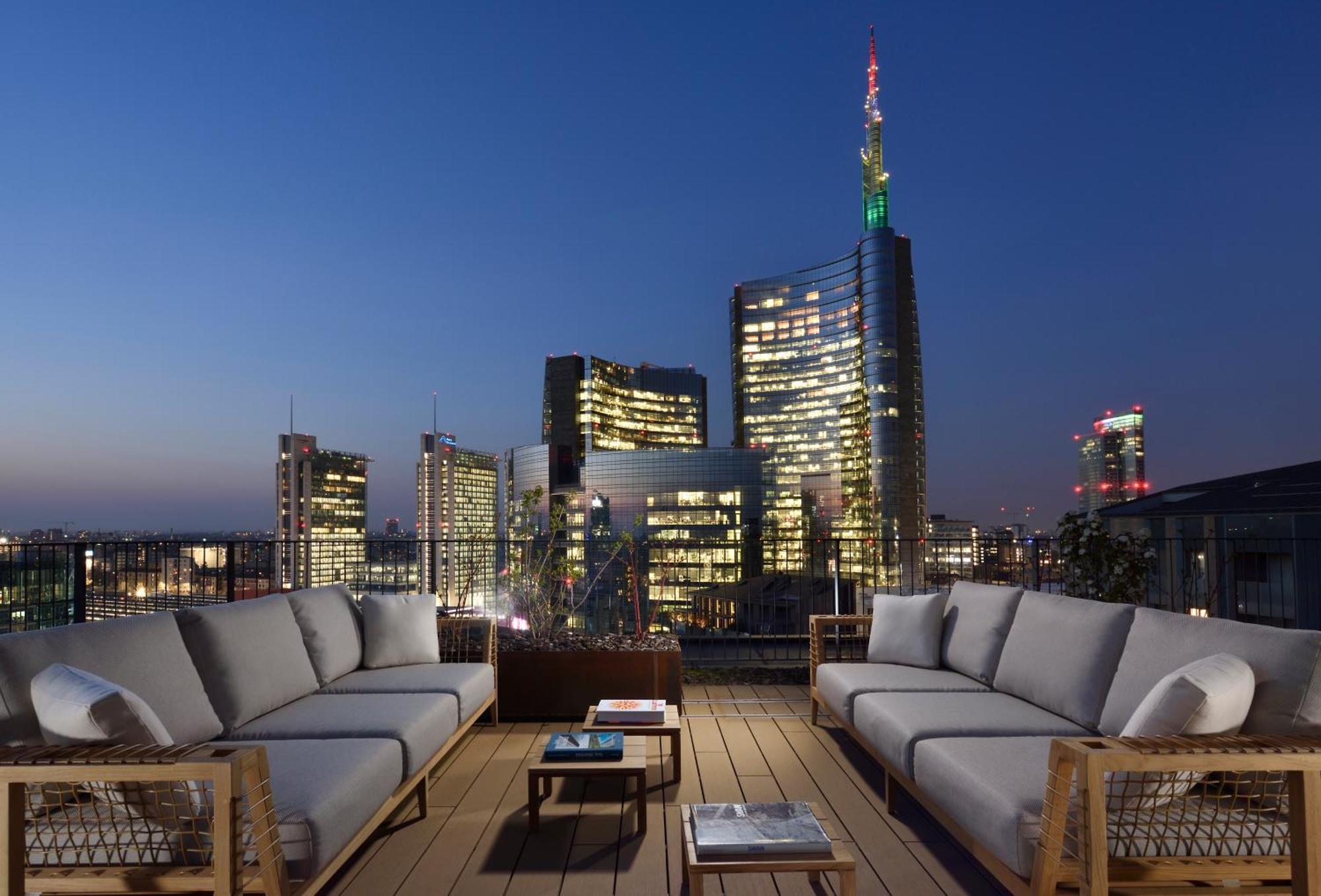 Penthouse Suite V-Floor City View