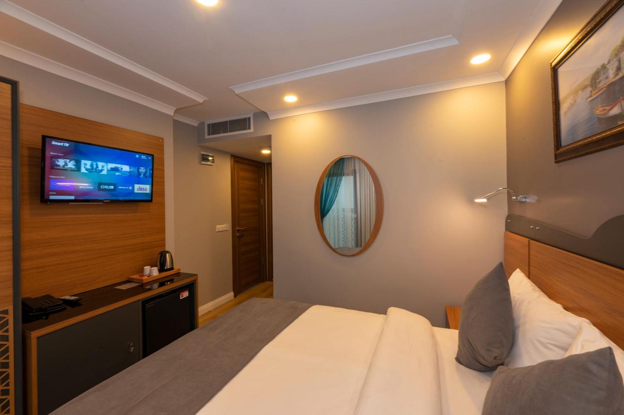 Deluxe Double or Twin Room