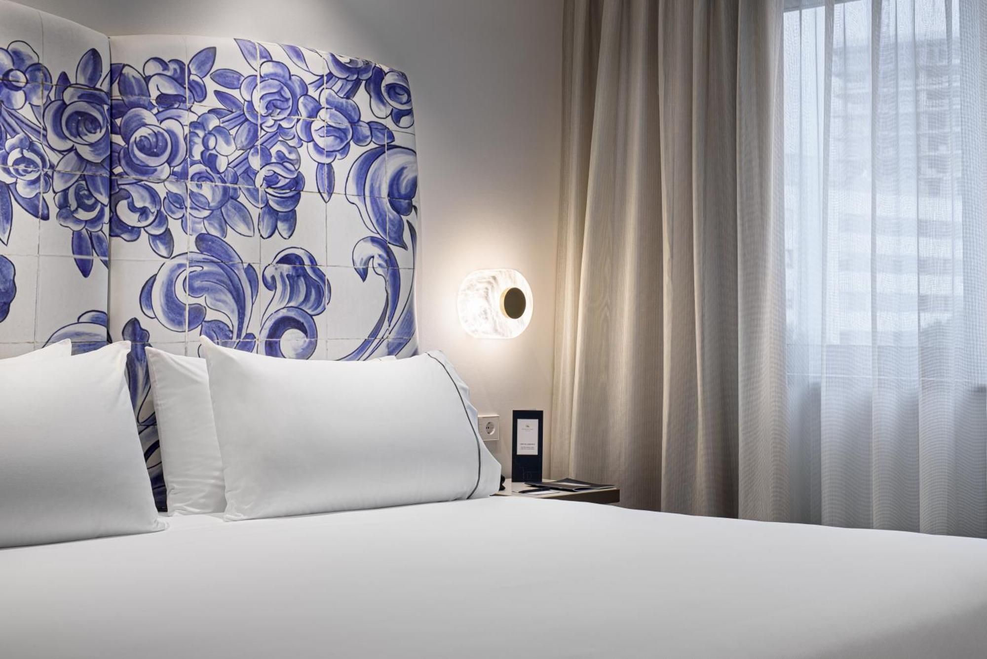 Deluxe Double or Twin Room City View