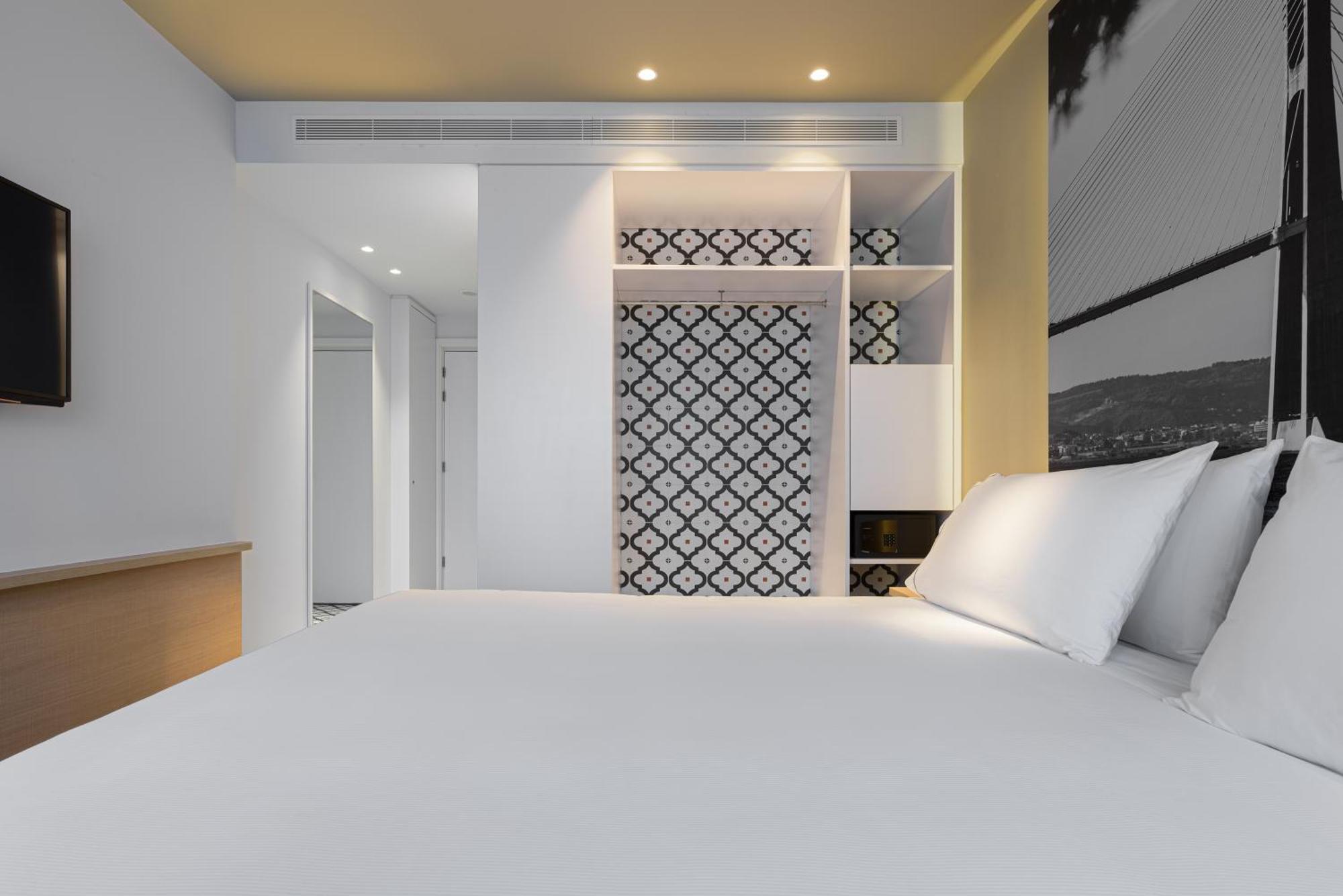Deluxe Double or Twin Room with River View,1161692286:JPEG