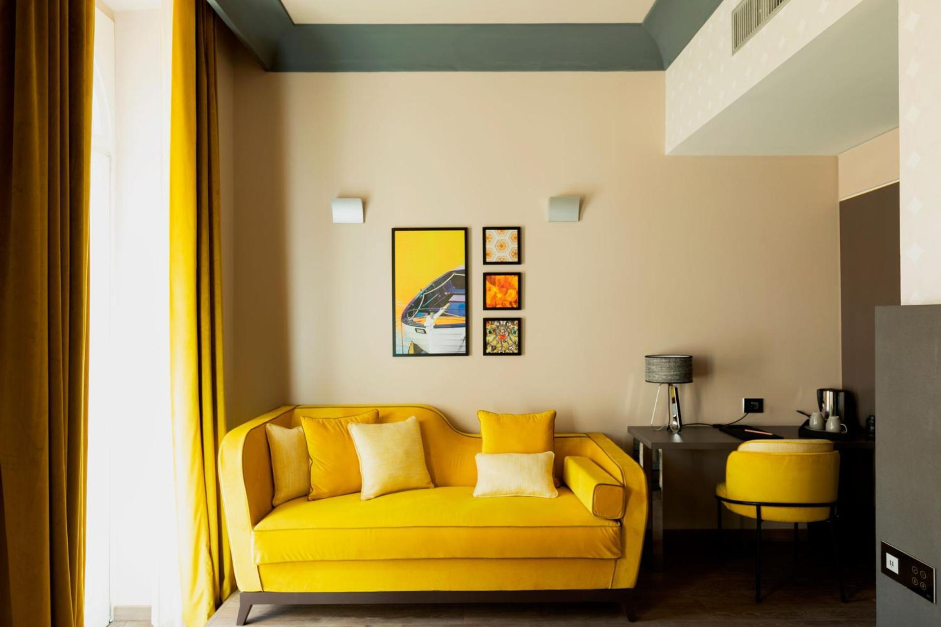 Deluxe Family Room