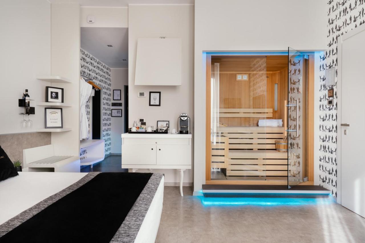 Executive Suite Sauna