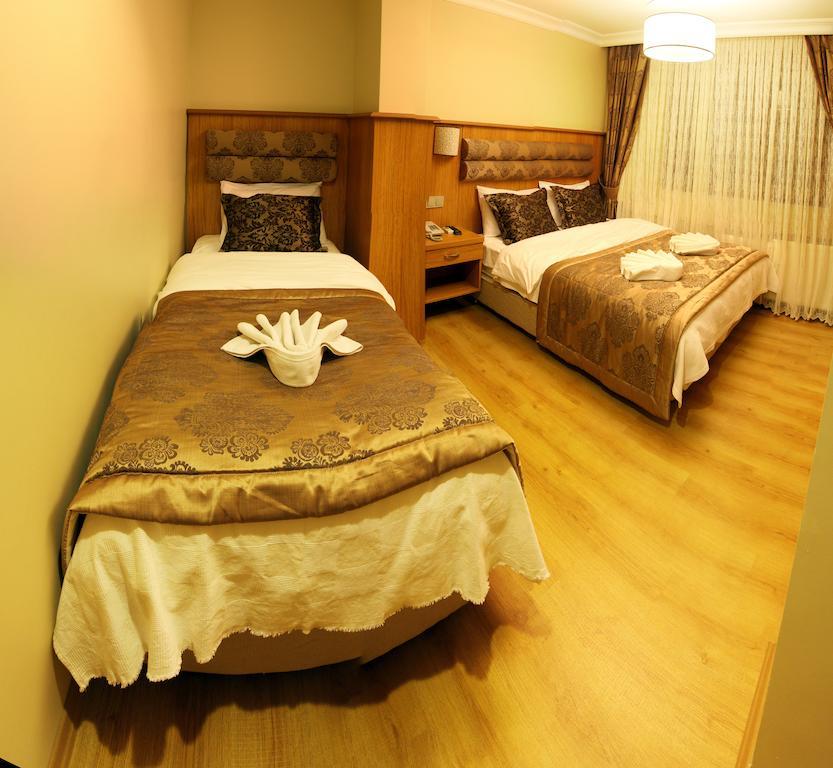 Deluxe Family Room