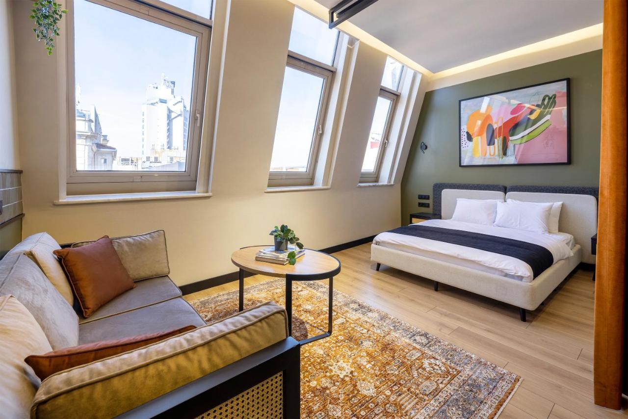Deluxe Apartment