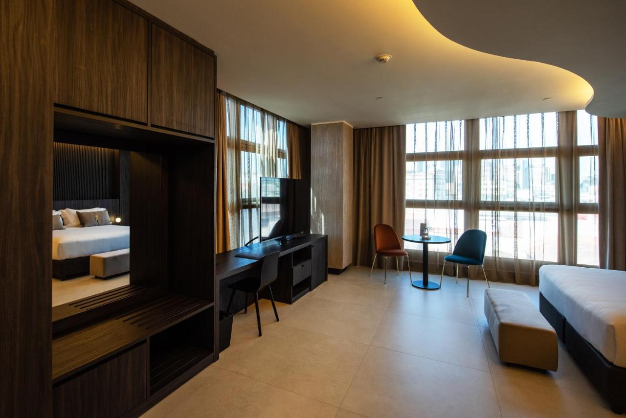 Deluxe Family Room