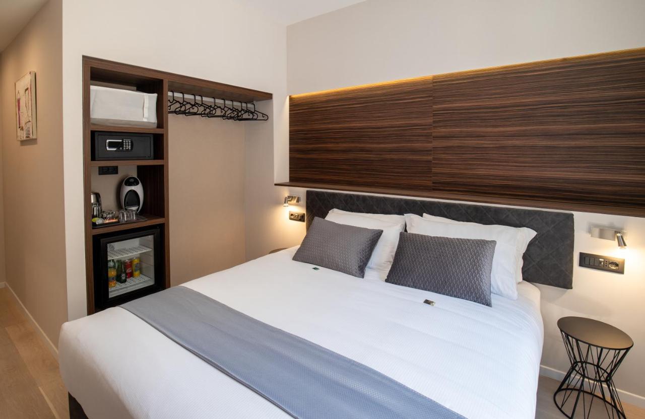 Deluxe Queen Room Two Queen Beds