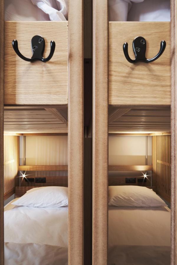 Bed 8-Bed Mixed Dormitory Room