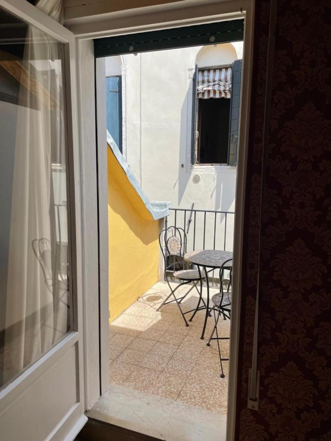Small Single Room with Terrace