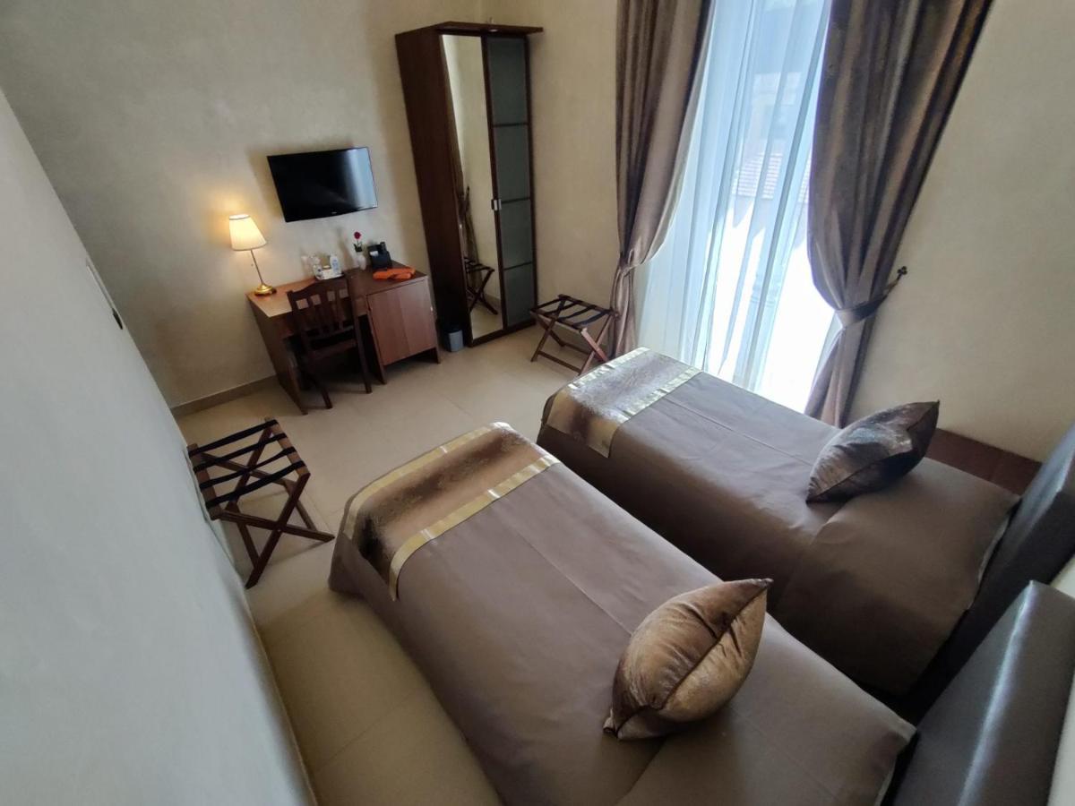 Double or Twin Room Private Bathroom