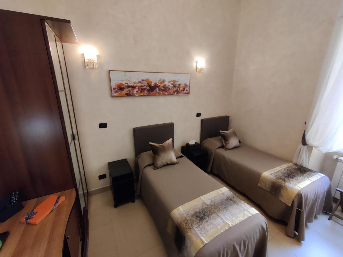 Double or Twin Room Private Bathroom