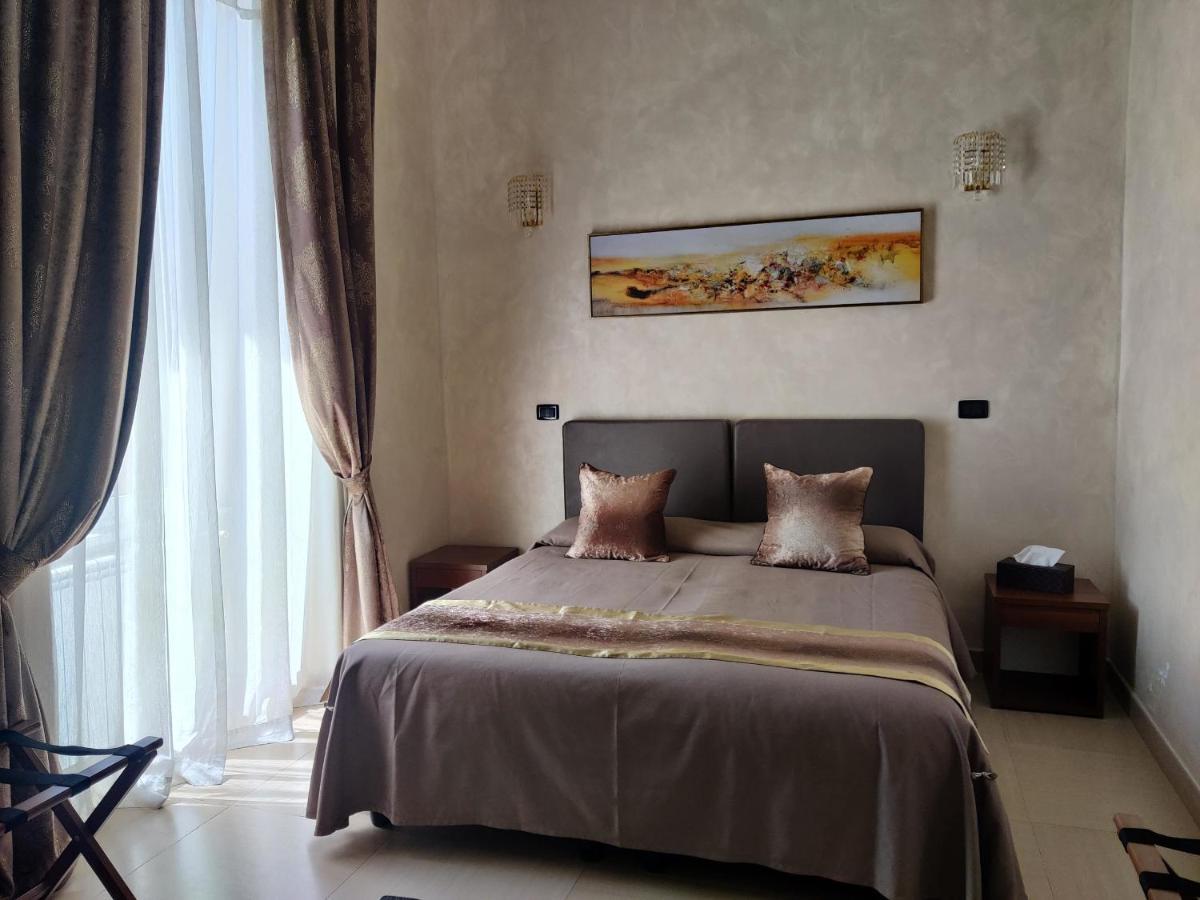 Double or Twin Room Private Bathroom