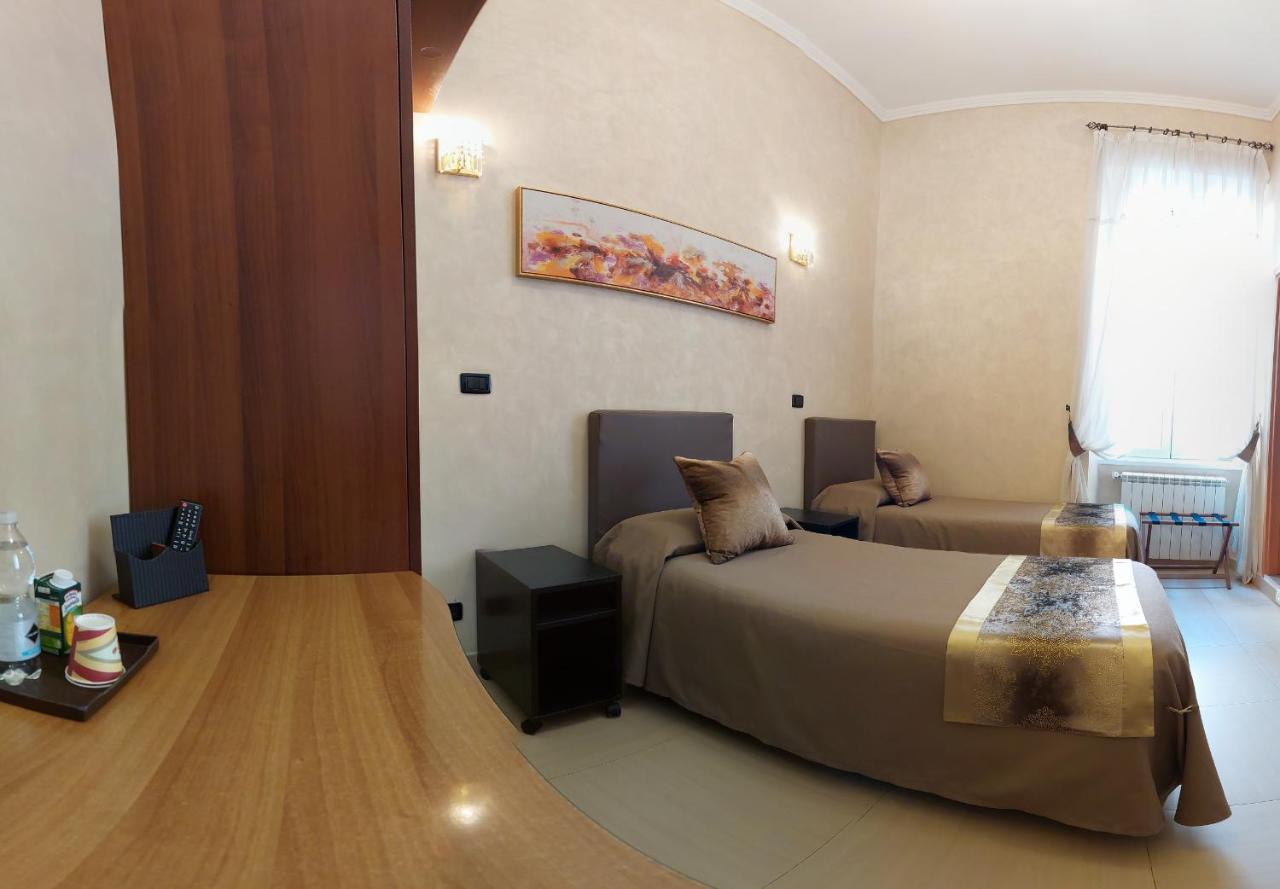 Double or Twin Room Private Bathroom
