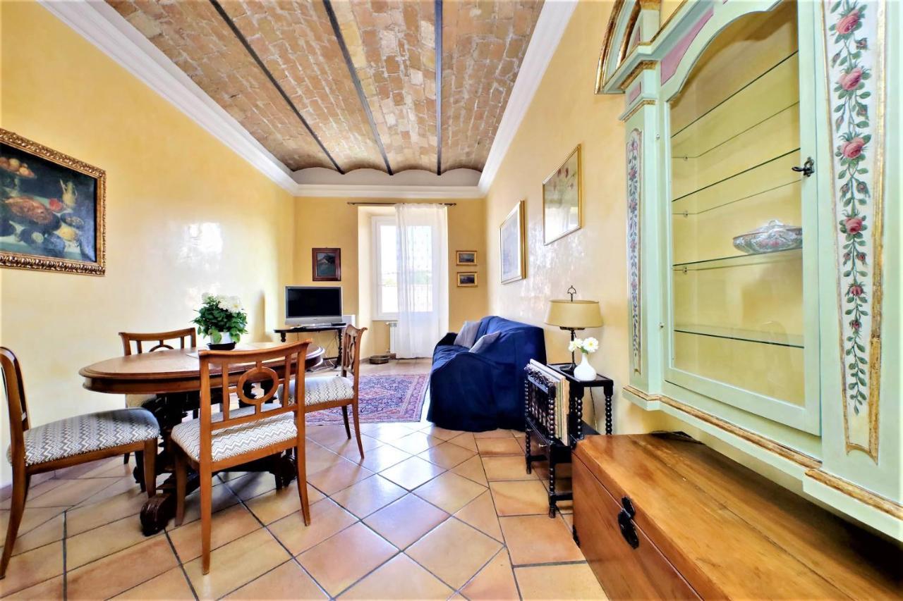 Two-Bedroom Apartment Via San Giovanni Laterano 226