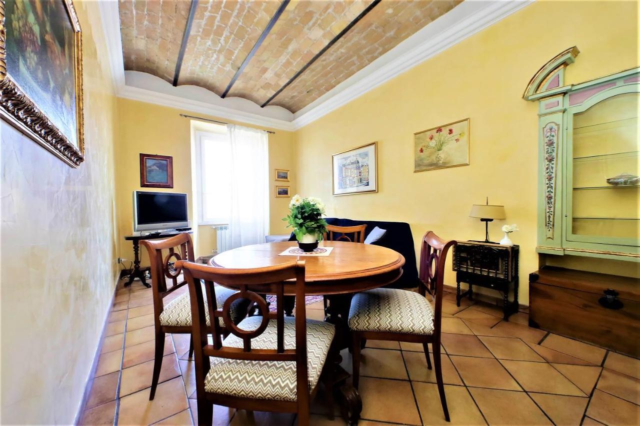 Two-Bedroom Apartment Via San Giovanni Laterano 226