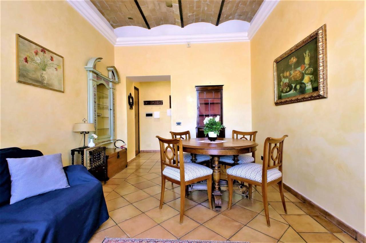 Two-Bedroom Apartment Via San Giovanni Laterano 226