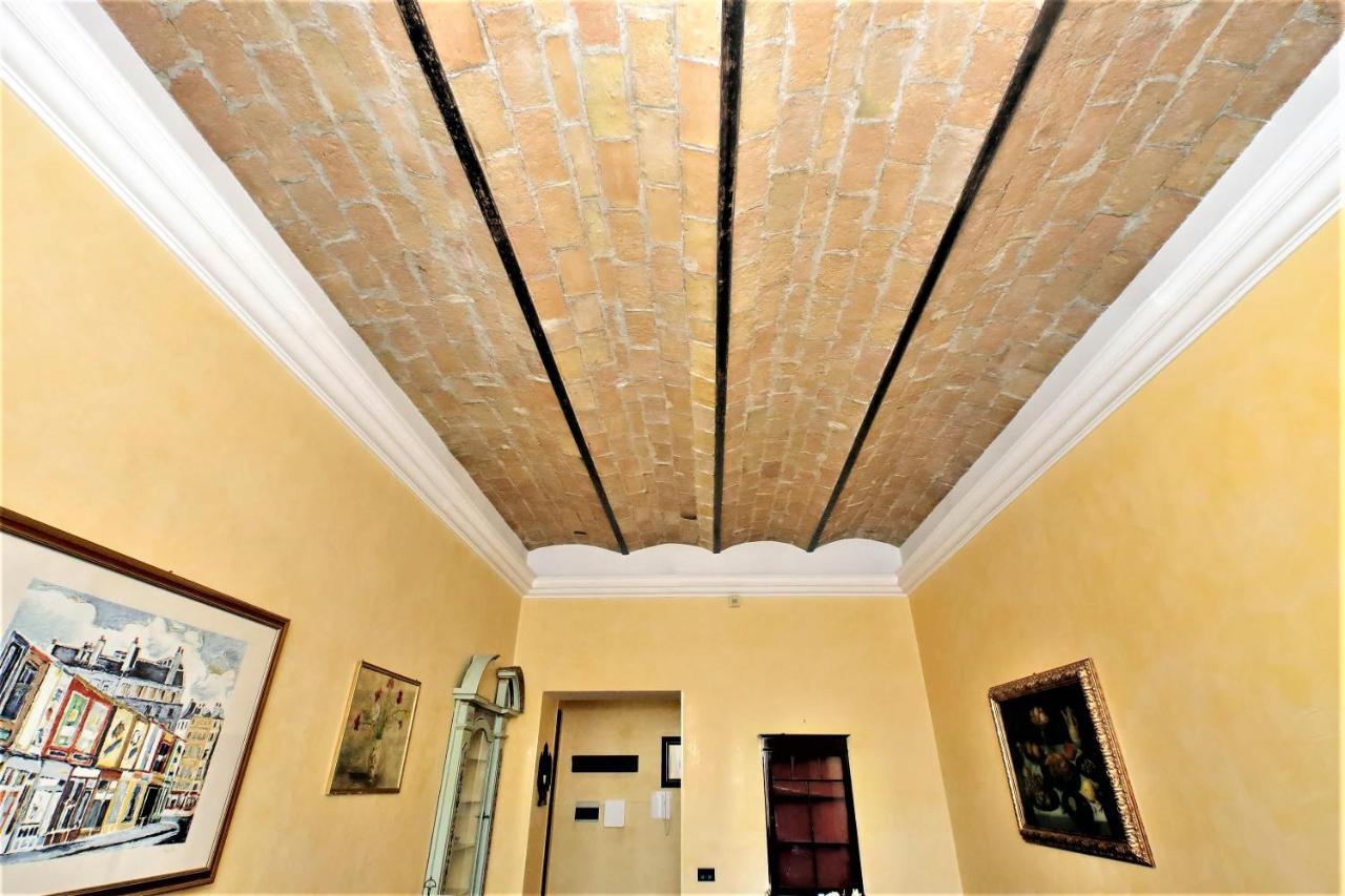 Two-Bedroom Apartment Via San Giovanni Laterano 226