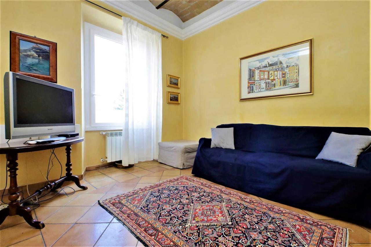 Two-Bedroom Apartment Via San Giovanni Laterano 226