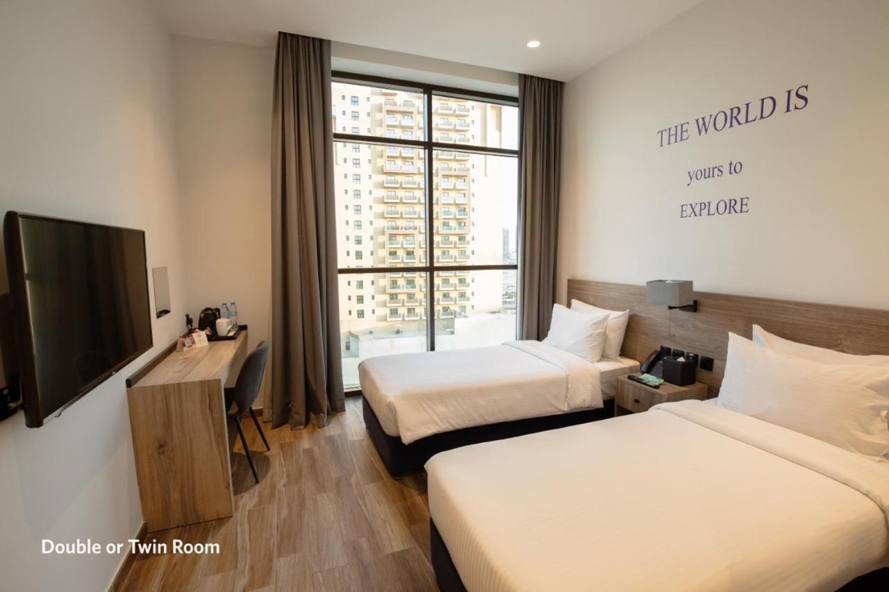 Deluxe Room Twin Bed with City View (includes 15% off F&B)