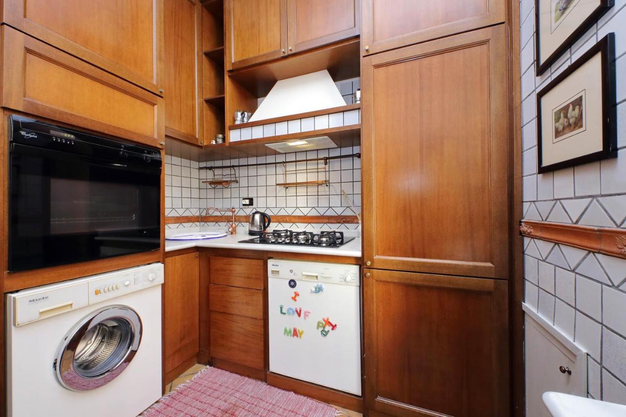 Two-Bedroom Apartment Via San Giovanni Laterano 226