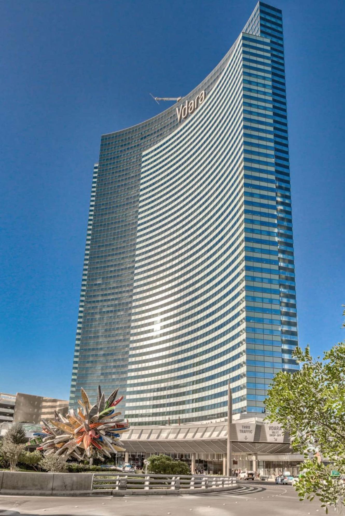King Suite Pool View