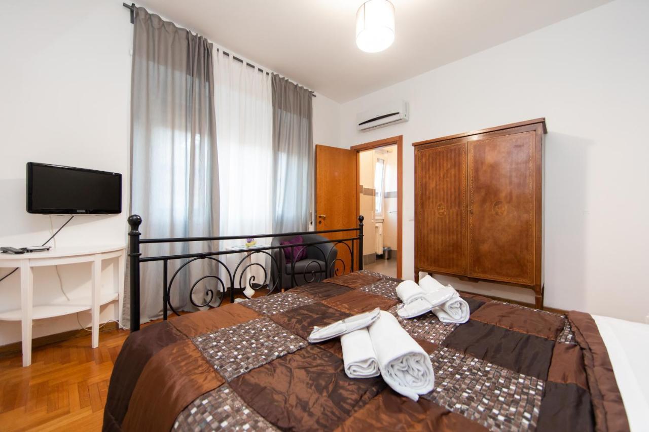 Double Room Private Bathroom