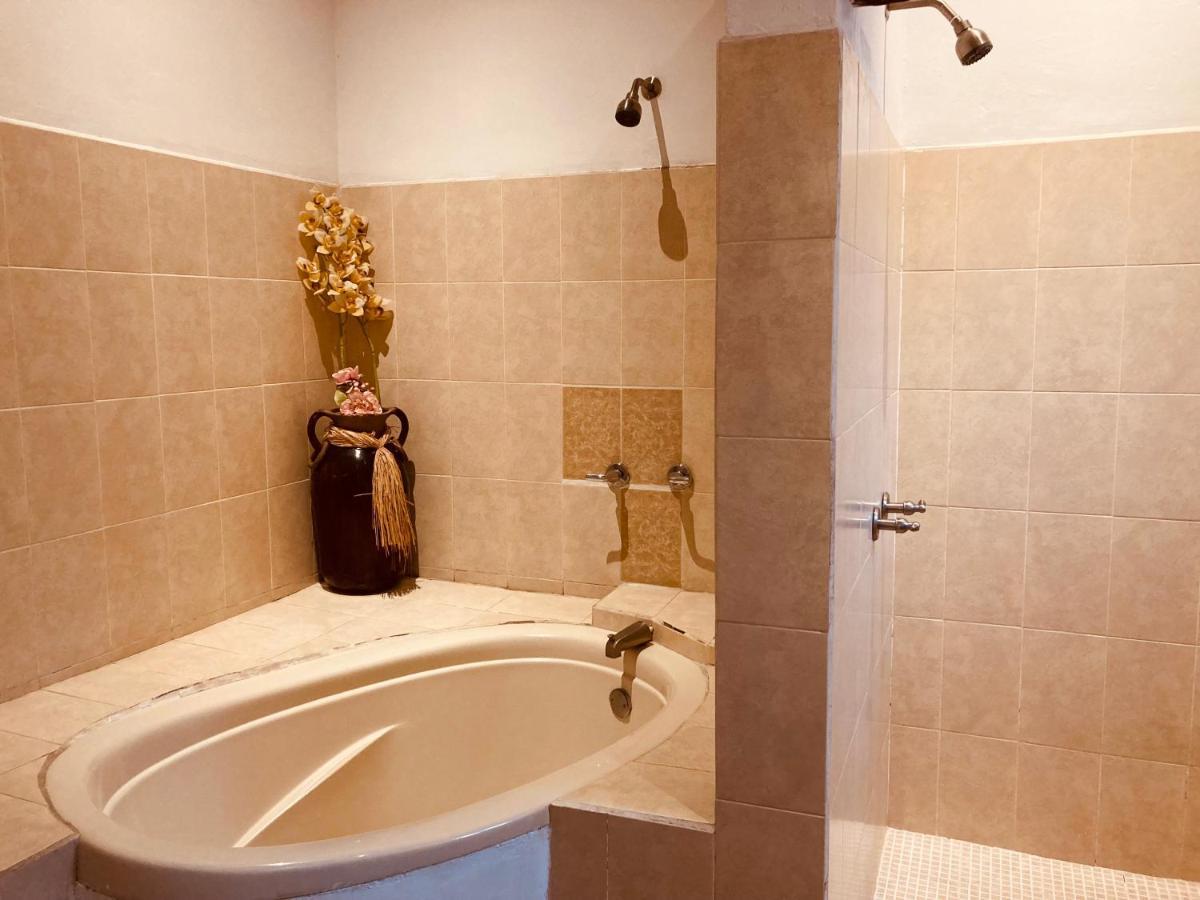 Deluxe Double Room Bath