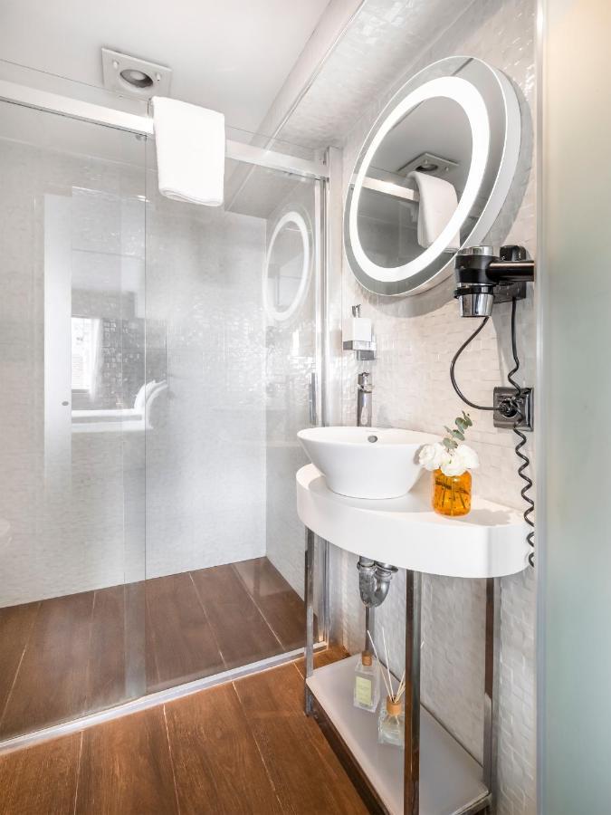 Compact Single Room