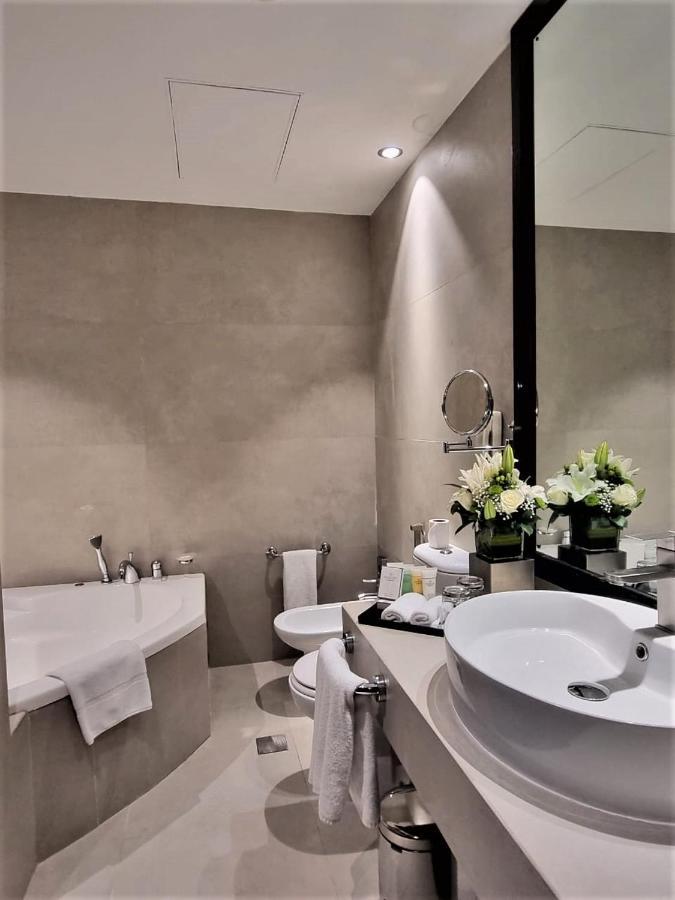Superior King Suite