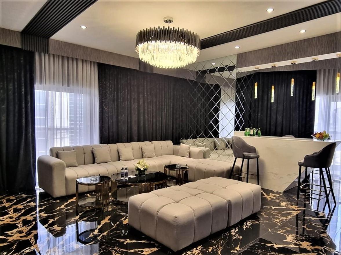 Superior King Suite