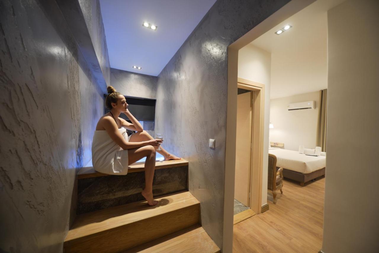 Urban Spa Suite a Private Heated Plunge Pool Jacuzzi