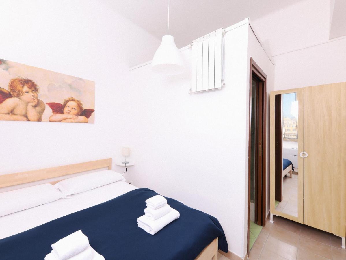Deluxe Double Room Shower