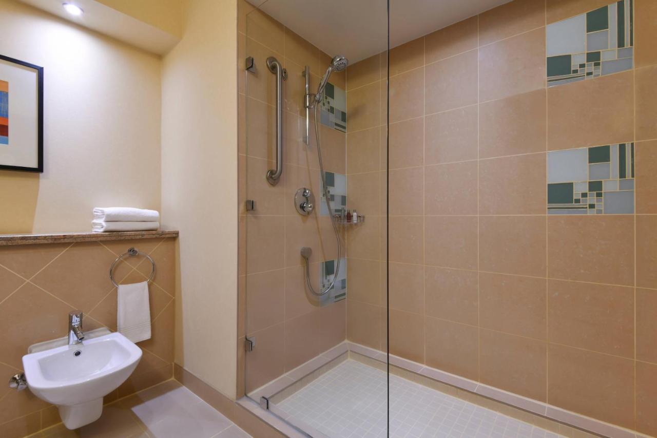 Family Twin Room with Beach Access