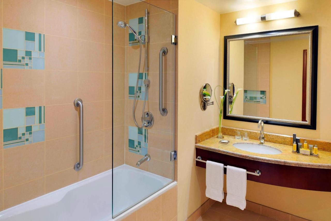 Family Twin Room Beach Access