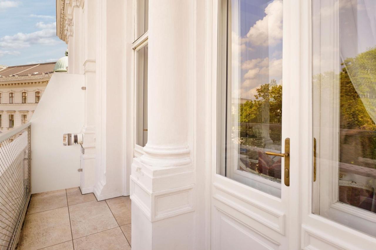 Imperial Junior Suite Two Twin Beds City View