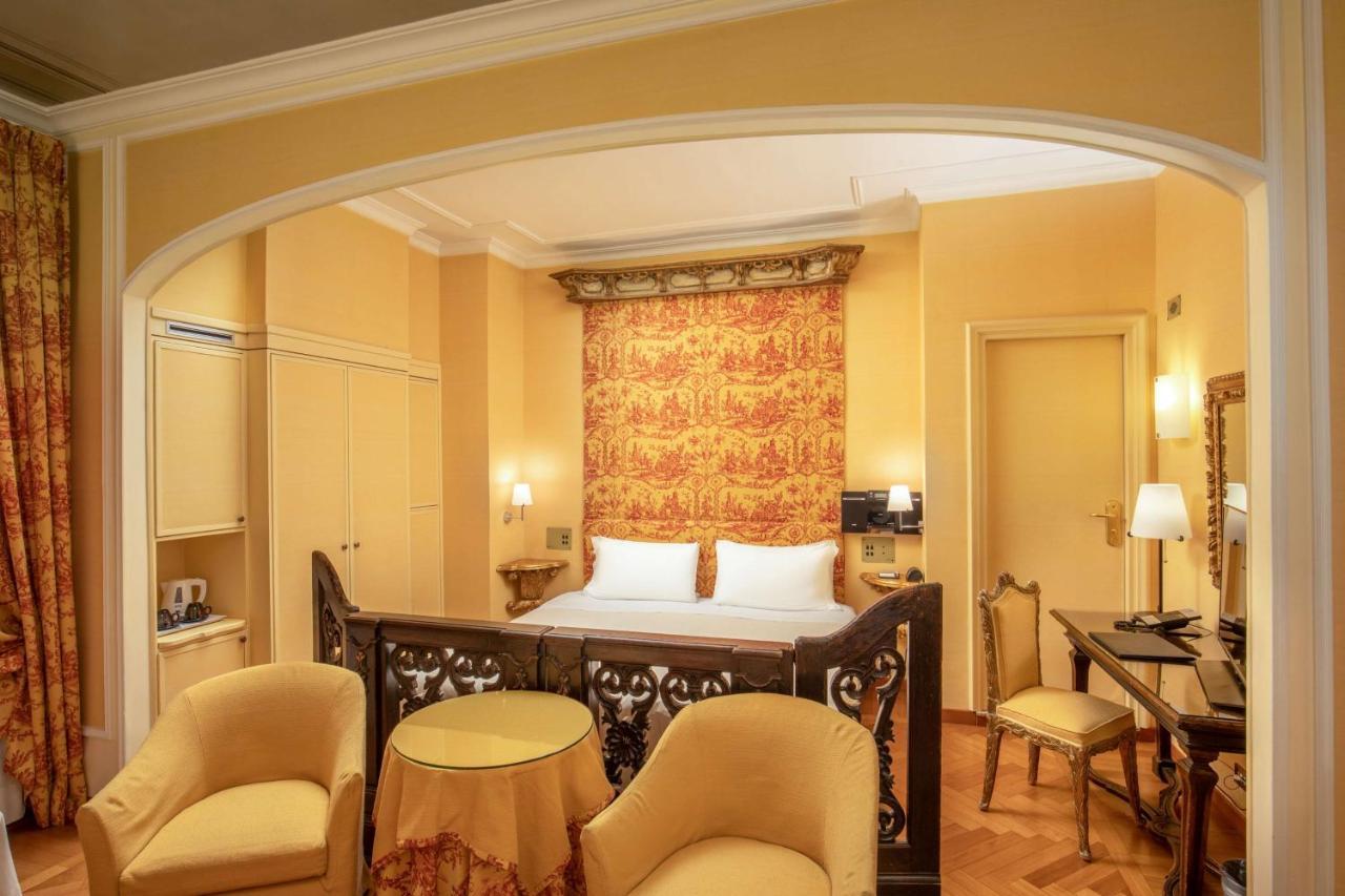 Standard Family Room One Queen Bed Two Single Beds Non-Smoking,1352675194:JPEG