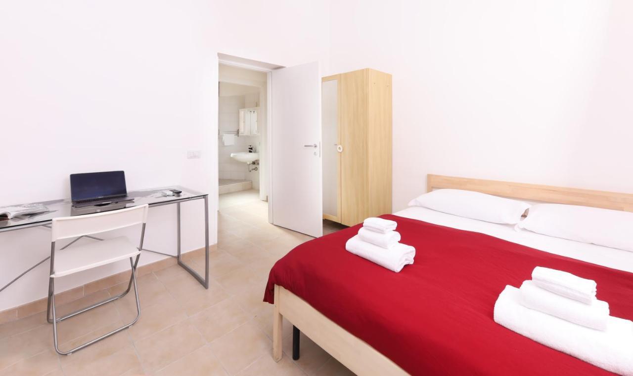 Deluxe Double Room Shower