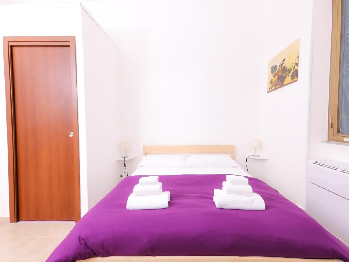 Deluxe Double Room Shower