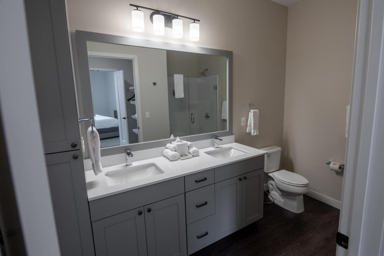 Three-Bedroom Suite,1356729188:JPEG