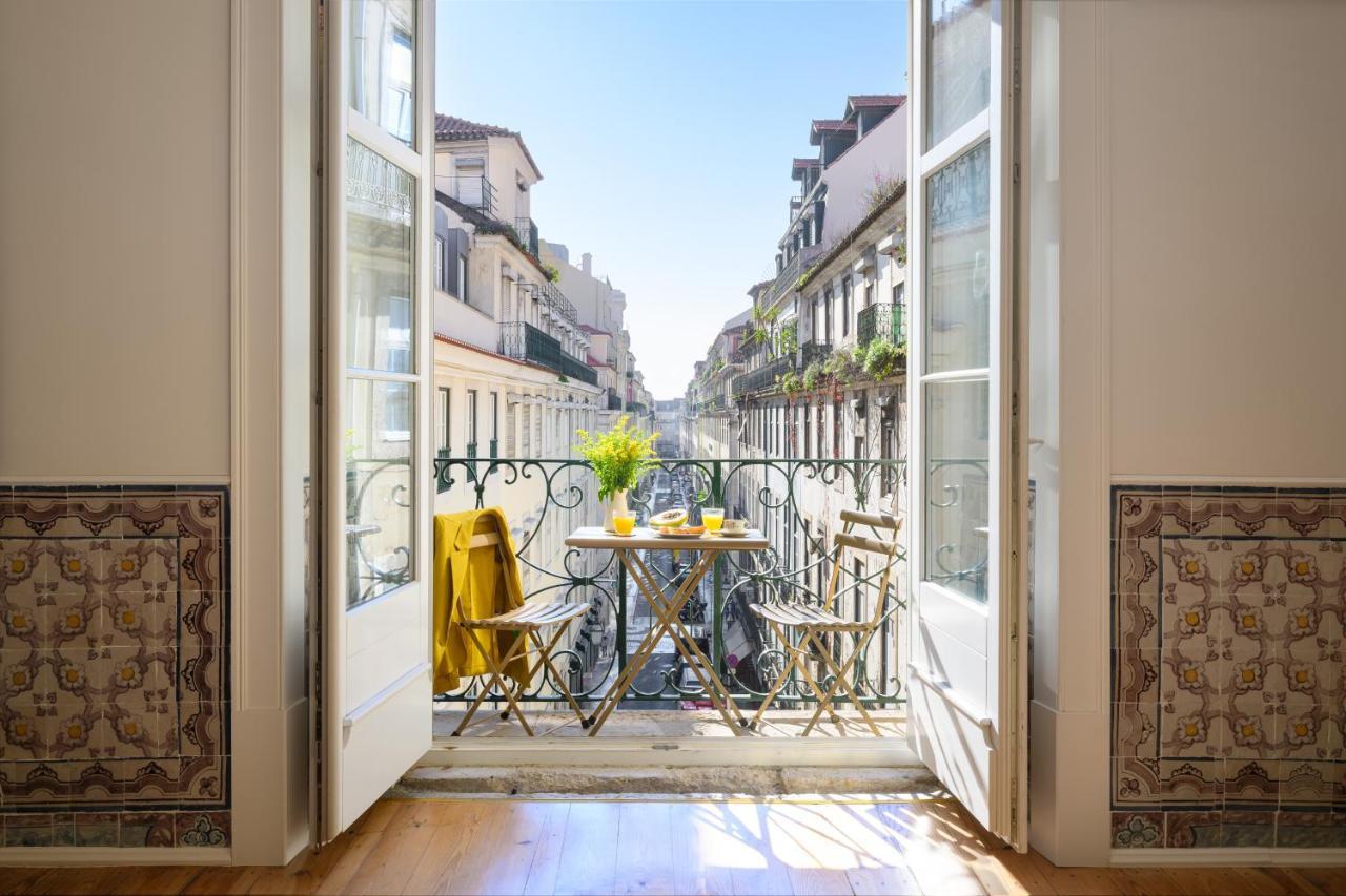 Deluxe One-Bedroom Apartment