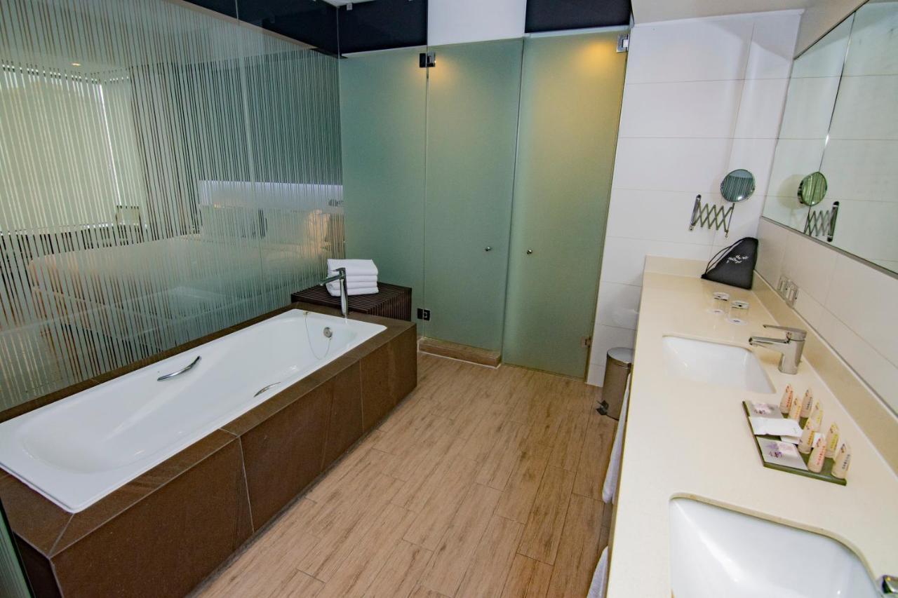 King Studio Suite Non-Smoking