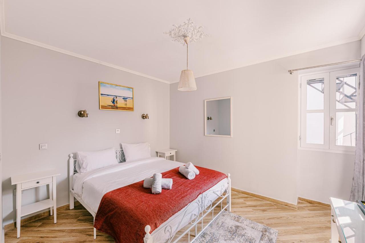 Philaenis Deluxe Double Room Balcony 3rd Floor