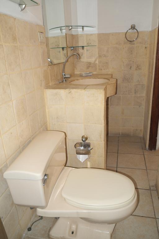 Standard Single Room Shower