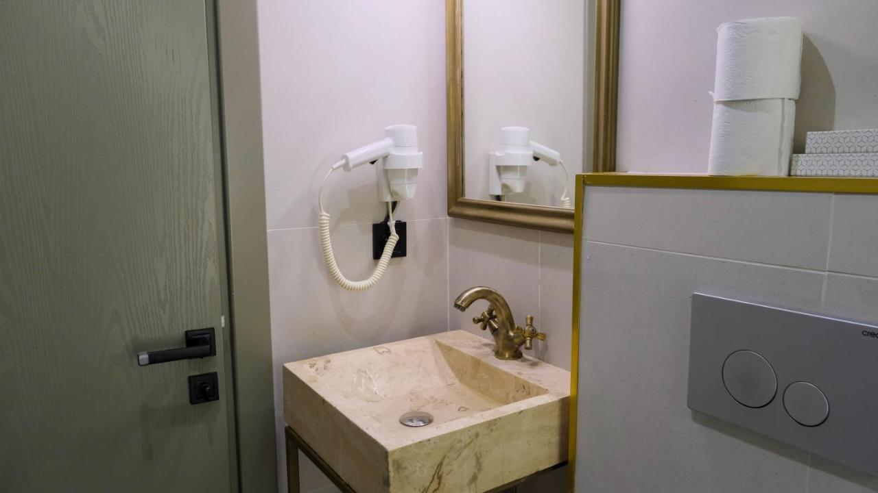 Standard Double or Twin Room,1365759914:JPEG