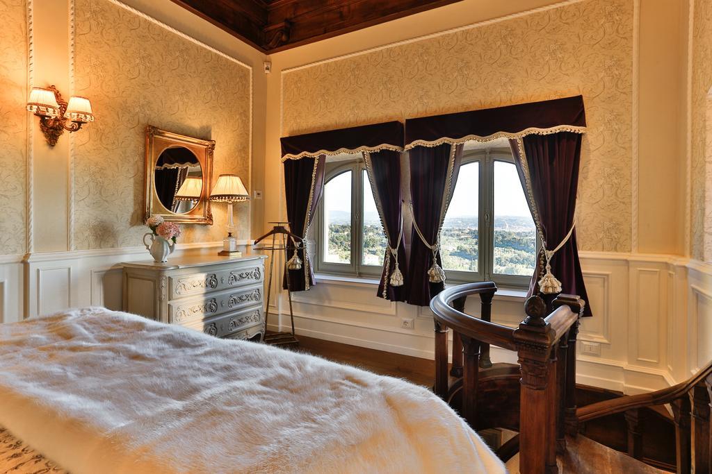 Double Room Split Level