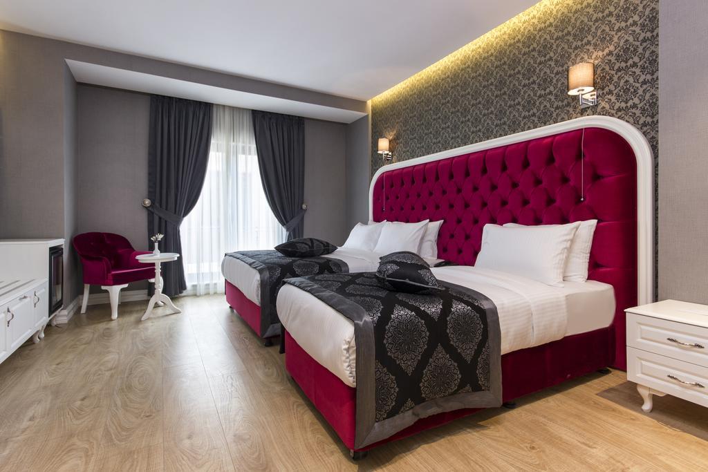 Superior Twin Room with Balcony