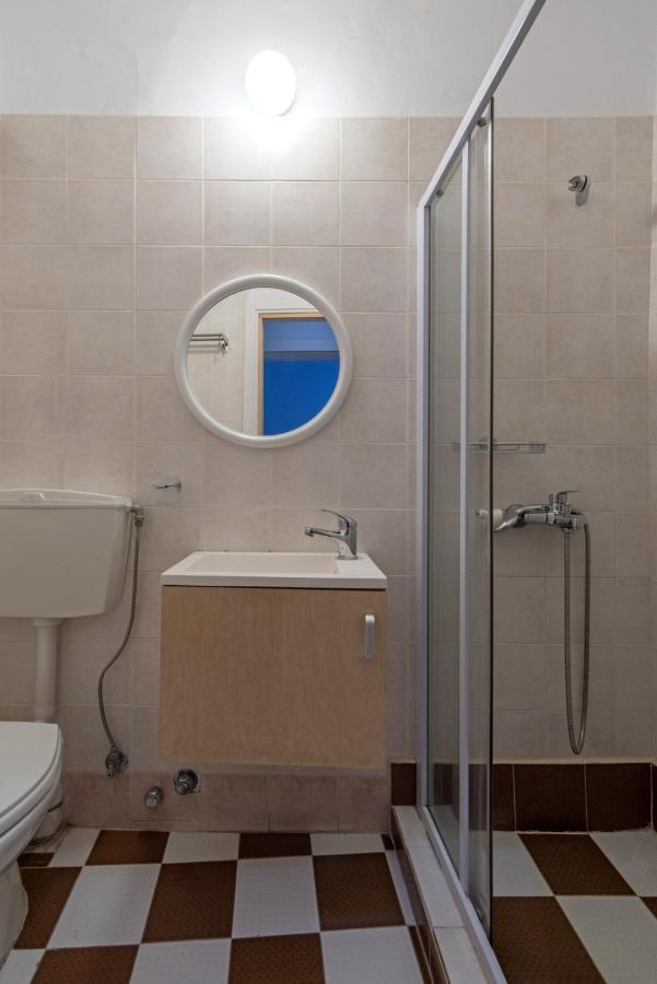 Petite Internal Room