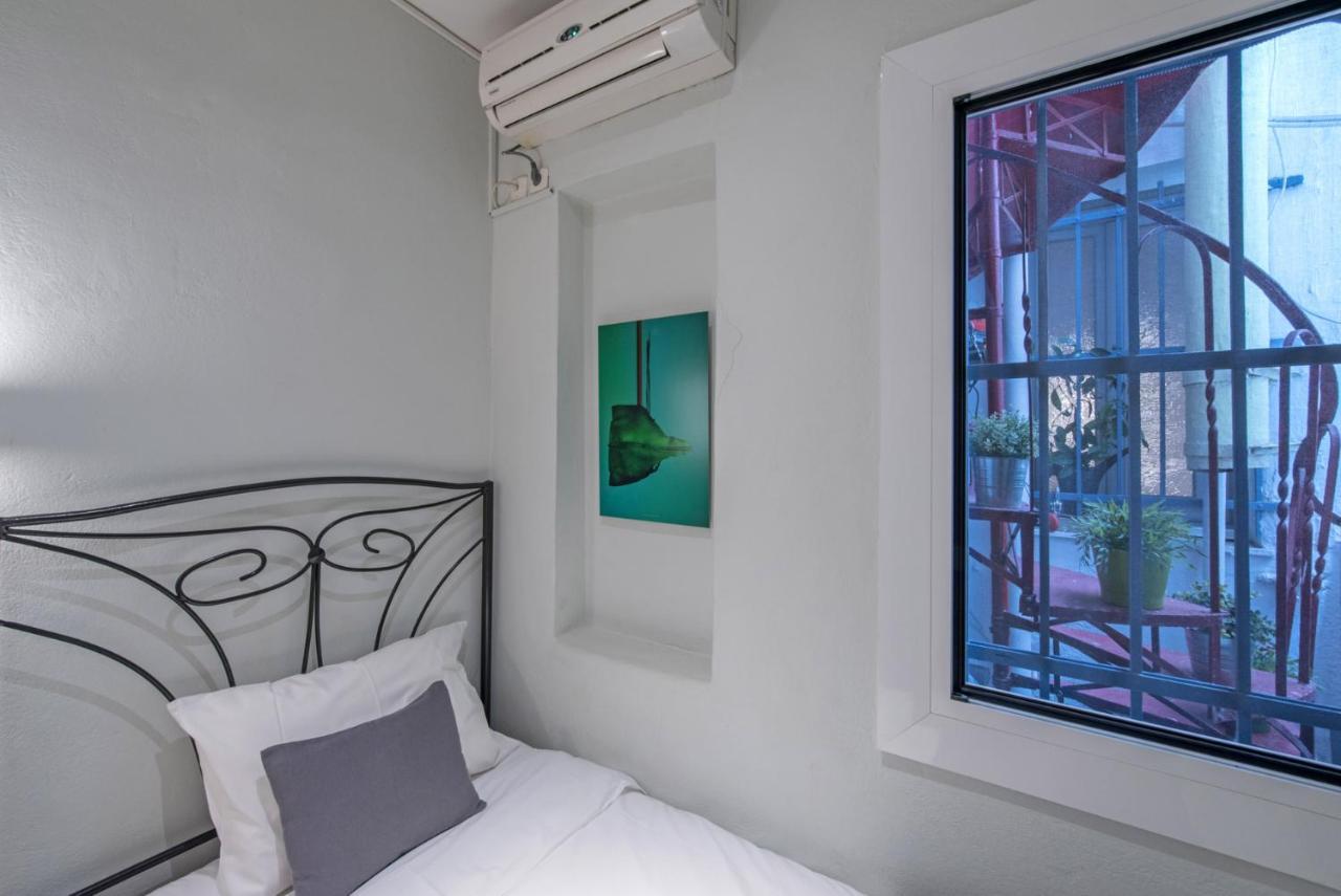 Petite Internal Room